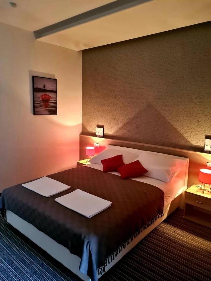 Bonitos, Sobe-Rooms Славонски-Брод Экстерьер фото