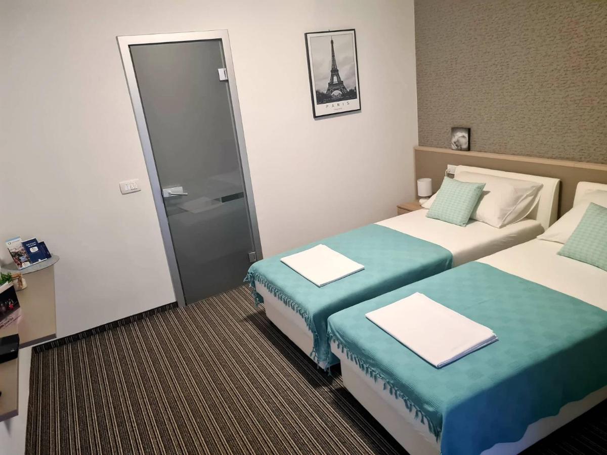 Bonitos, Sobe-Rooms Славонски-Брод Экстерьер фото